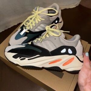 Yeezy Boost 700 Wave Runner